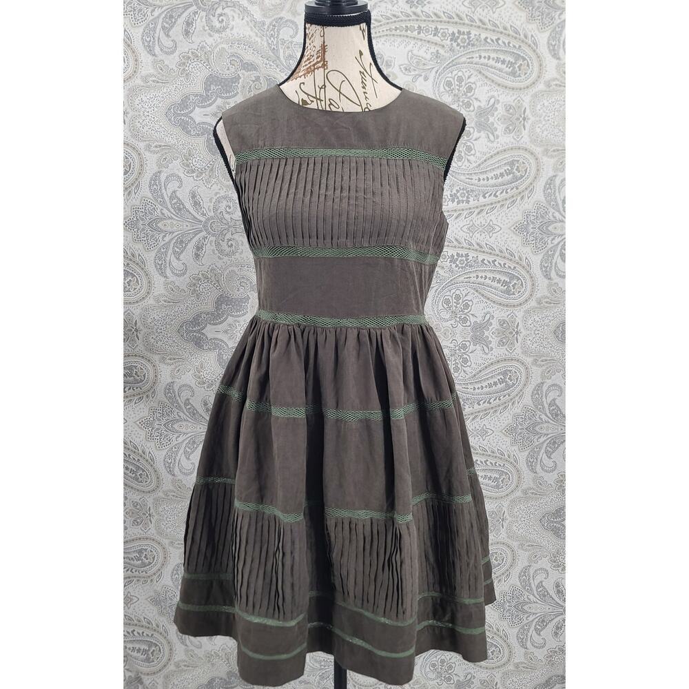 Particular Grin pleated ladies dress green Size Medium office goblincore fairy
